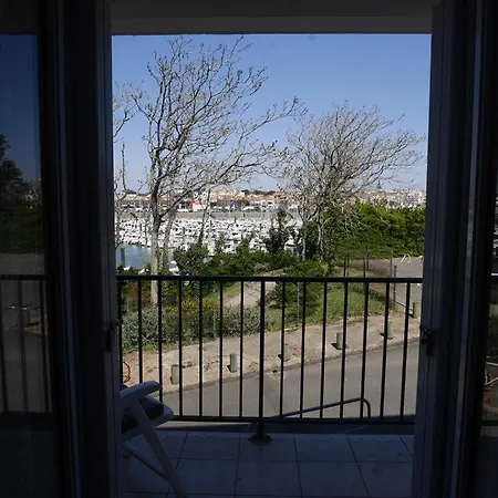 Le New Port De St Gilles